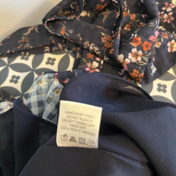 Tularosa
Maida Floral-Print Ruffle Mini Skirt - Picture 7 of 11